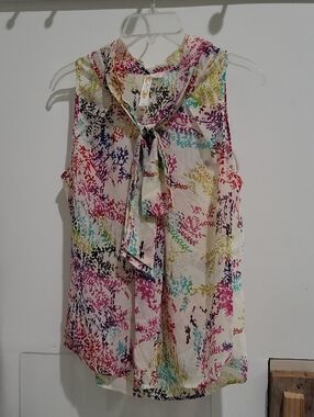 Adiva Multicolor Floral Tie-Neck Sleeveless Blouse